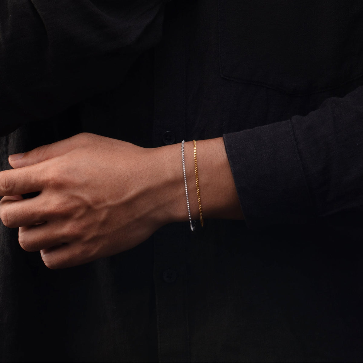 Minimalistisches Armband mit quadratischen Gliedern