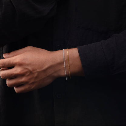 Minimalistisches Armband mit quadratischen Gliedern