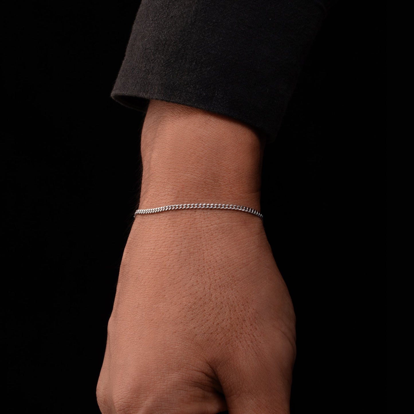 Minimalistisches Armband mit quadratischen Gliedern