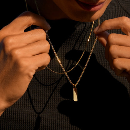 Minimalistischer Anhänger mit Kasten-Kette