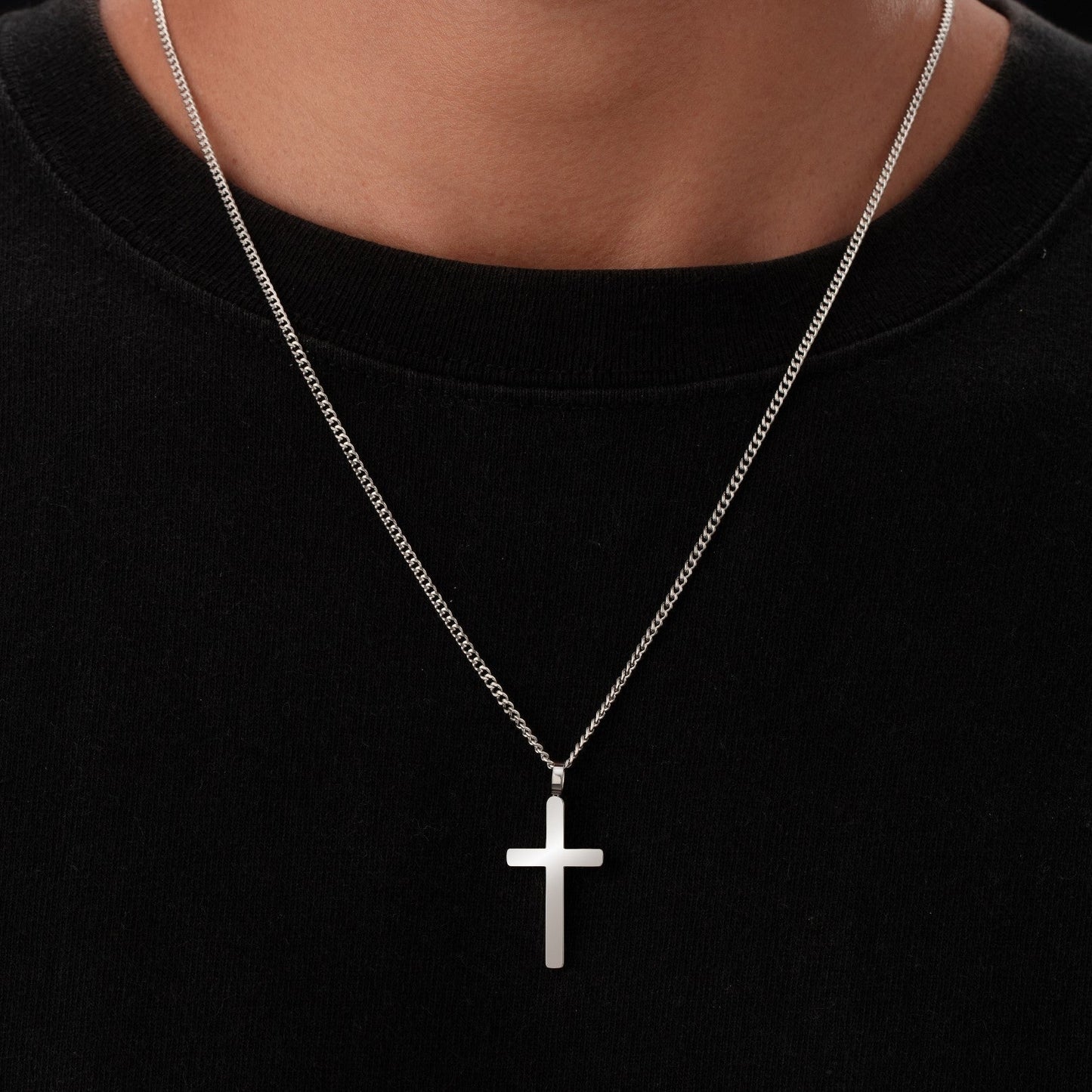 Klassische Kette mit Kreuz und Panzerkette