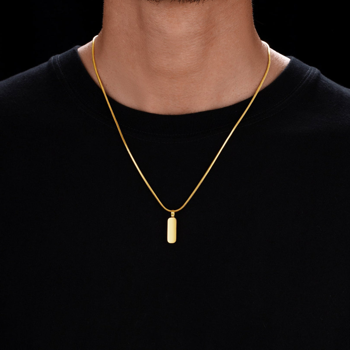 Minimalistischer Anhänger mit Quadratkette